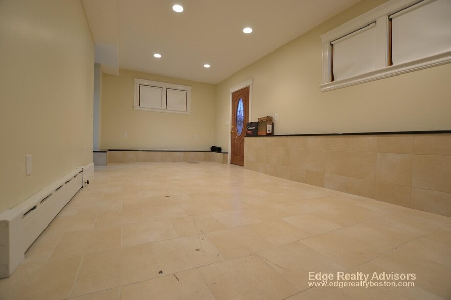 Building Photo - 44 Gerrish St