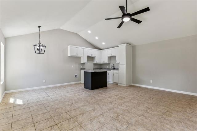 Building Photo - 1106 Las Palmas Dr