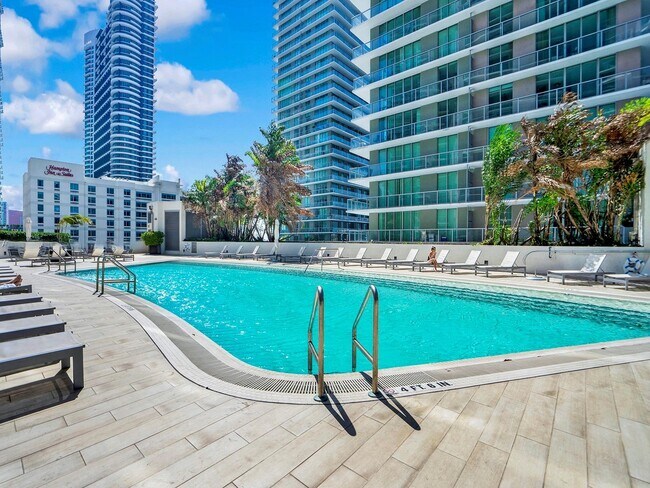 Building Photo - 1100 S Miami Ave