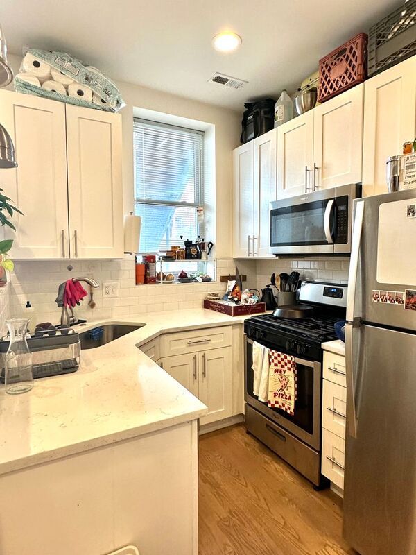 Building Photo - 1520 W 18th Pl