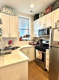 Building Photo - 1520 W 18th Pl