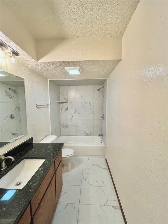 Building Photo - 233 Chalmette Dr