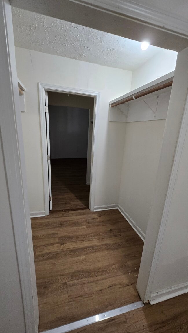 Building Photo - 2207 Mt Vernon Rd