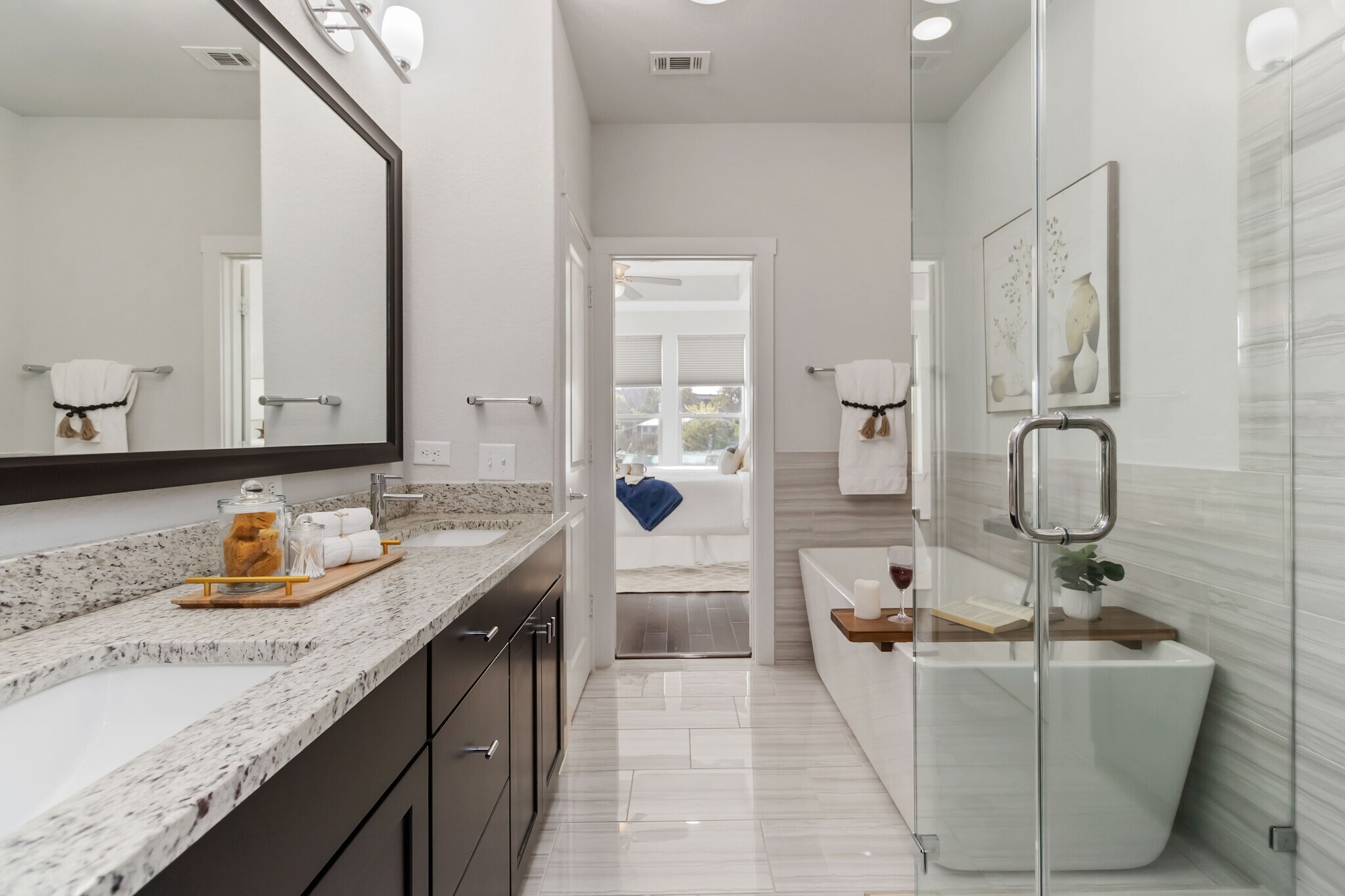 Building Photo - 2104 N Saint Marys St