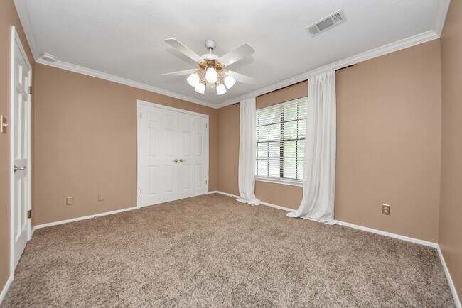 Building Photo - 5214 Norborne Ln
