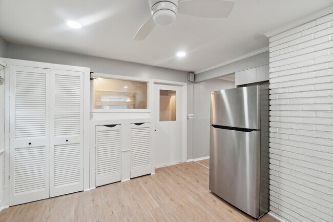 Building Photo - Charming Updated 4BR/2BA Cape Cod in Twinbrook- Rockville
