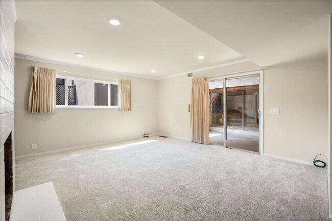 Building Photo - Private Belmont Home | 3 Bed | 3 Bath | 2,272 Sq. Ft.