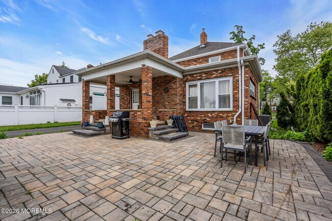 Building Photo - 38 Brinckerhoff Ave