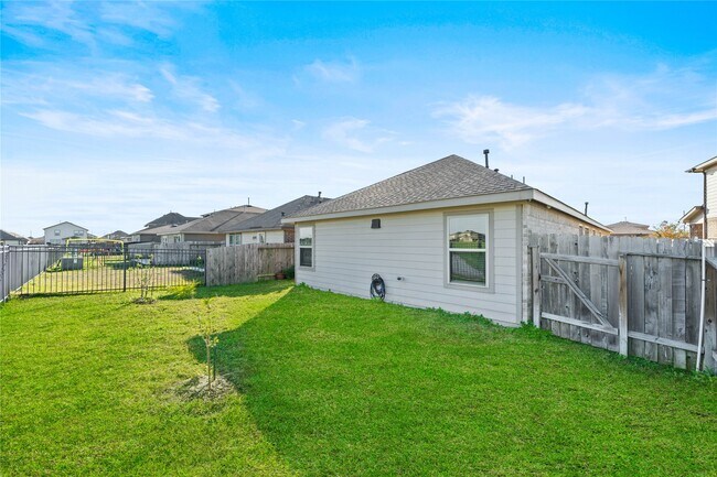 Building Photo - 5742 Pampus Prairie Rd