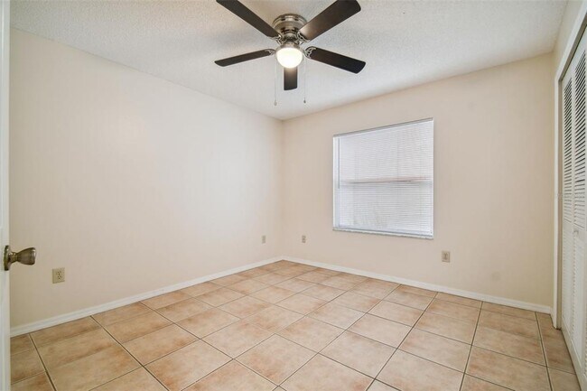 Building Photo - 2342 Tioga Dr