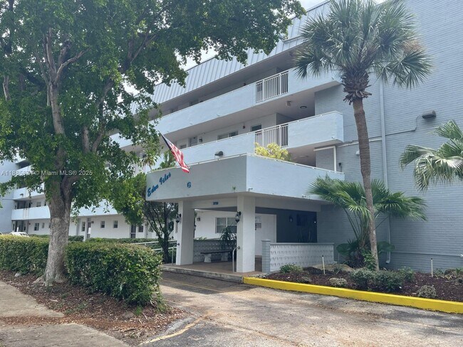 Building Photo - 3750 NE 169th St