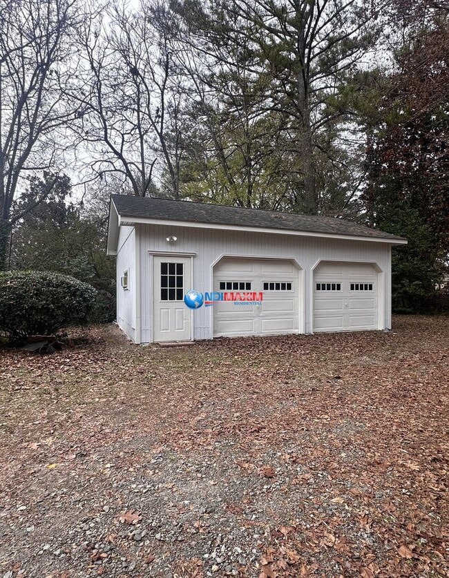 Building Photo - Great location newly RENOVATED ranch in Brookhaven