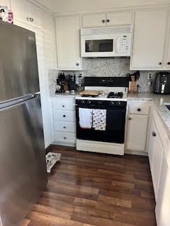 Building Photo - 3839 Vista Campana S