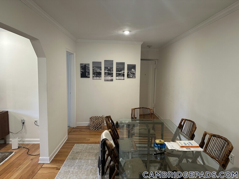 Building Photo - 60 Brattle St