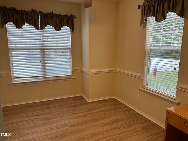 Building Photo - 501 Founders Walk Dr