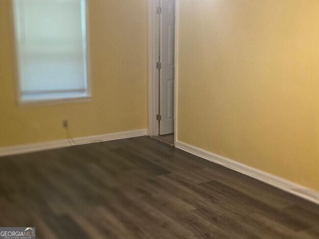 Building Photo - 2929 Level Ridge Rd SE