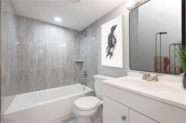 Building Photo - 2244 Winkler Ave