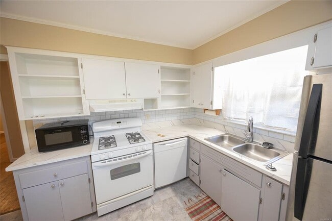 Building Photo - 3418 Milan Dr