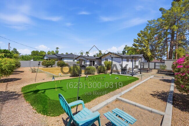 Building Photo - 4027 E Lewis Ave