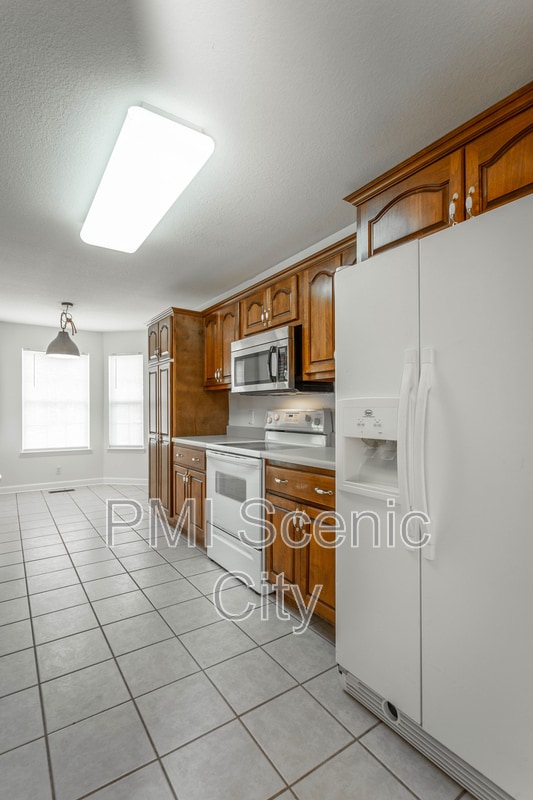 Building Photo - 145 Candie Ln