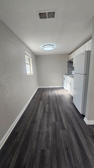 Building Photo - 101 S Forest St