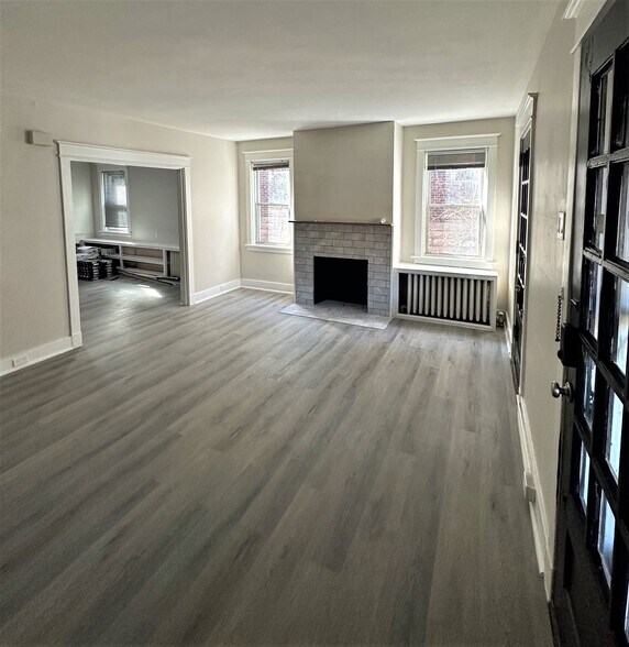 Building Photo - 5718 Beacon St