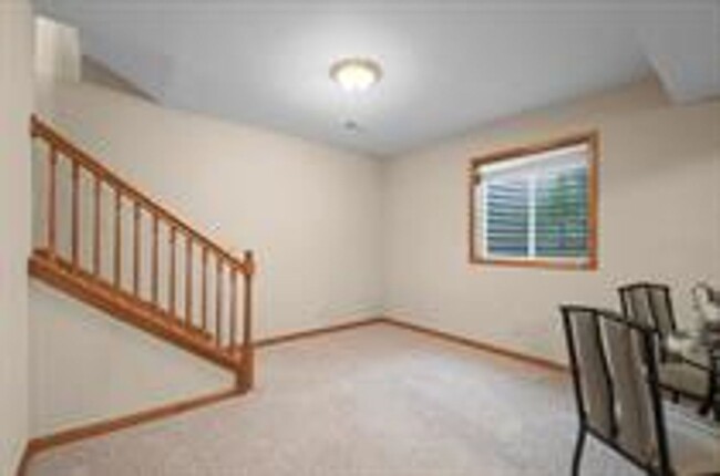 Building Photo - 2104 E Lucille Ln