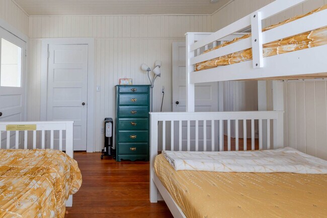 Building Photo - 640 S Columbia St