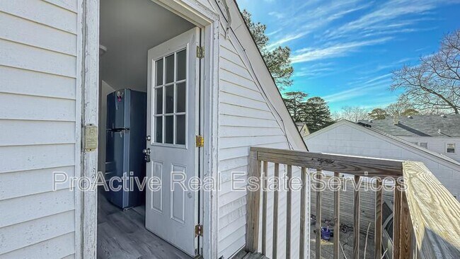 Building Photo - 3811 Chatham Cir
