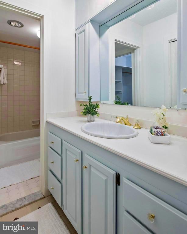 Building Photo - 100 Severn Ave