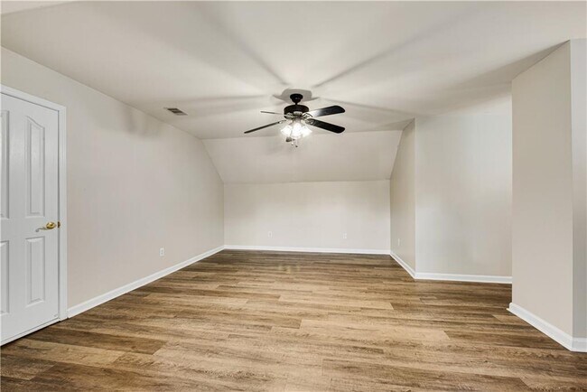 Building Photo - 1610 Elgaen Pl Dr