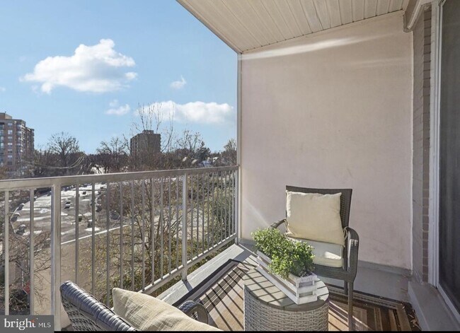 Building Photo - 4977 Battery Ln