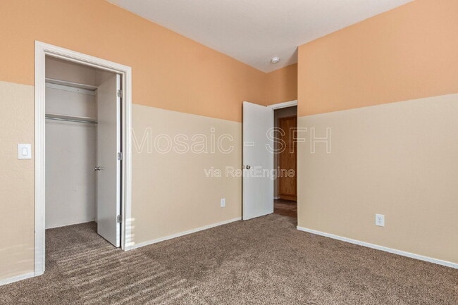 Building Photo - 3018 S 102nd Ln