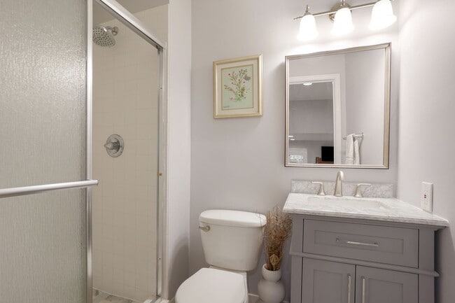 Building Photo - Gorgeous 2BR/3.5BTH Townhome in desirable Neighborhood of StoneyBrook in Rockville