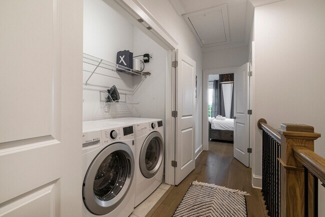 Building Photo - 456 Altamaha St