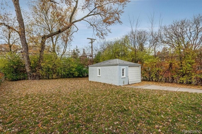 Building Photo - 3221 Shenandoah Dr