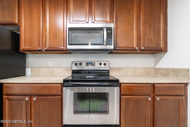 Building Photo - 7055 Deer Lodge Cir