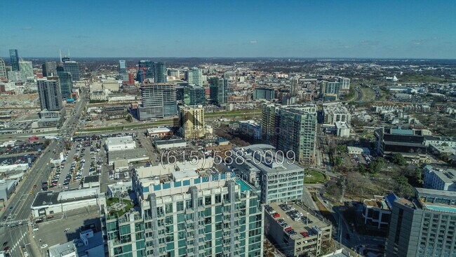 Building Photo - 1803 Broadway