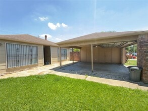 Building Photo - 8719 Beau Monde Dr
