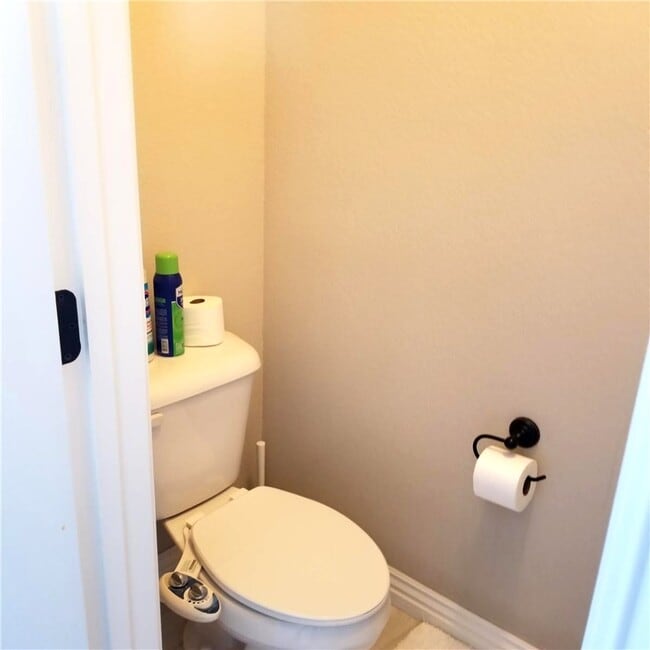Building Photo - 5810 W Cane Hill Dr
