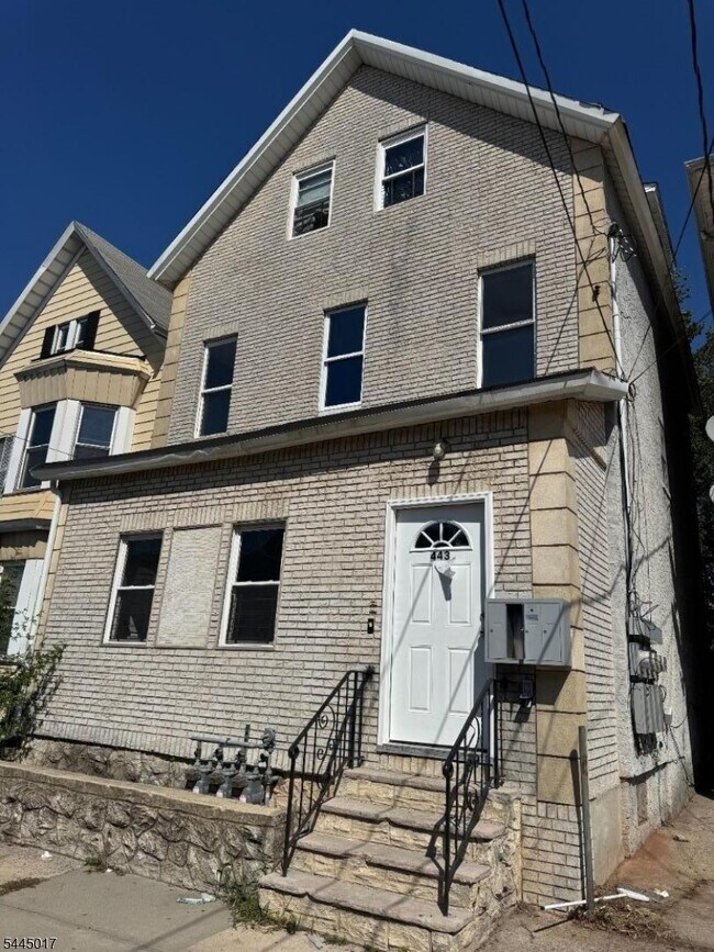 Building Photo - 443 Fulton St