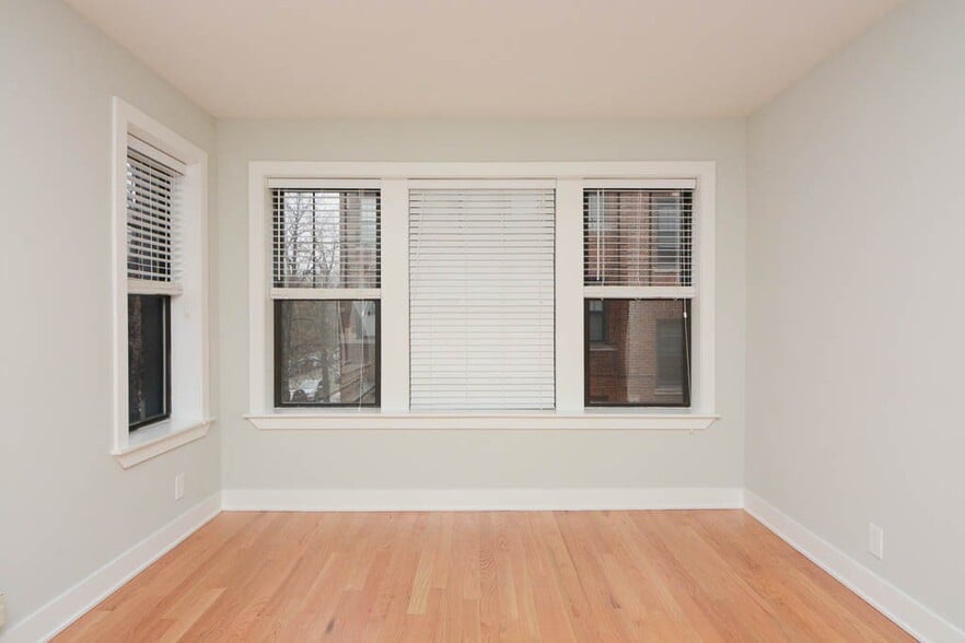 Building Photo - 4337 N Wolcott Ave