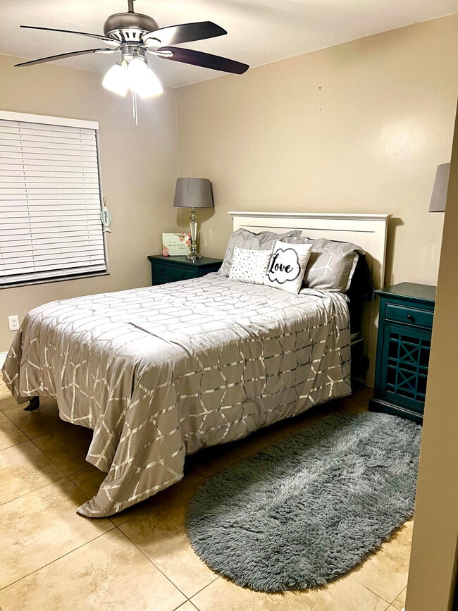 Building Photo - 190 Temple Ave