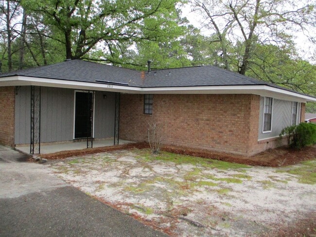 Building Photo - Nice 3Bedroom Ranch in South Augusta