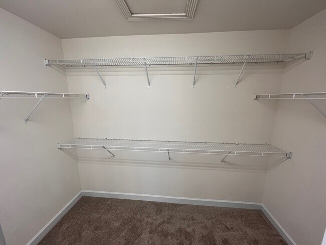 Building Photo - 118 Grande Meadow Way