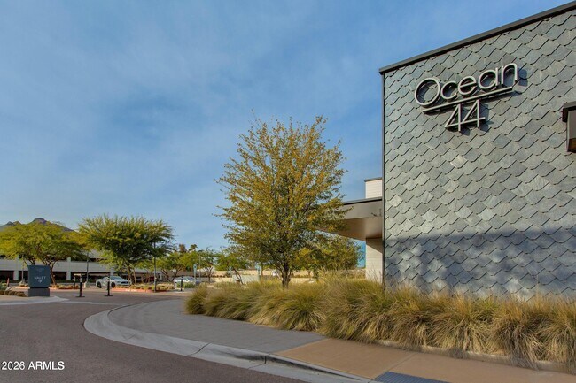 Building Photo - 7131 E Rancho Vista Dr