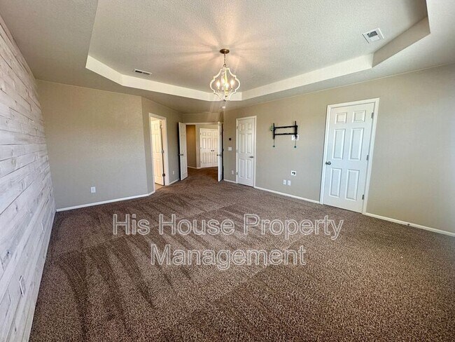 Building Photo - 2122 Longfin Ct