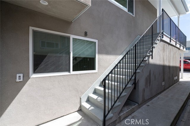 Building Photo - 905 W Balboa Blvd