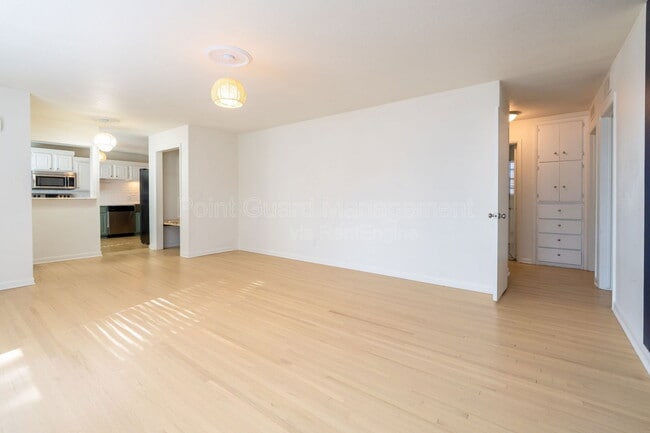 Building Photo - 6002 E 8th St N