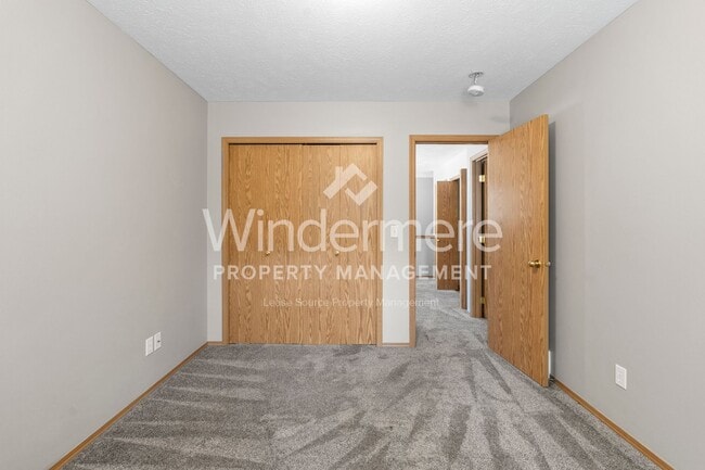 Building Photo - South Hill Charm